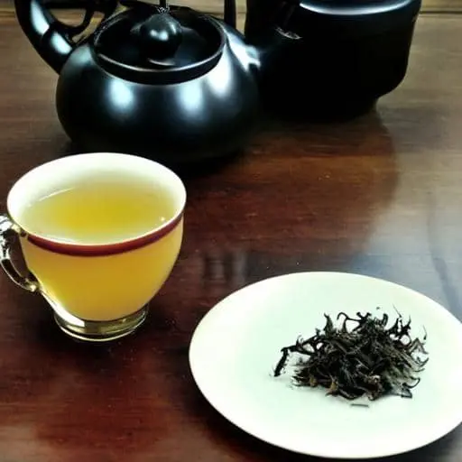 앤틱한 노란색 컵에 차 한잔과 검은색 주전자 그리고 흰색 접시 위에 원물